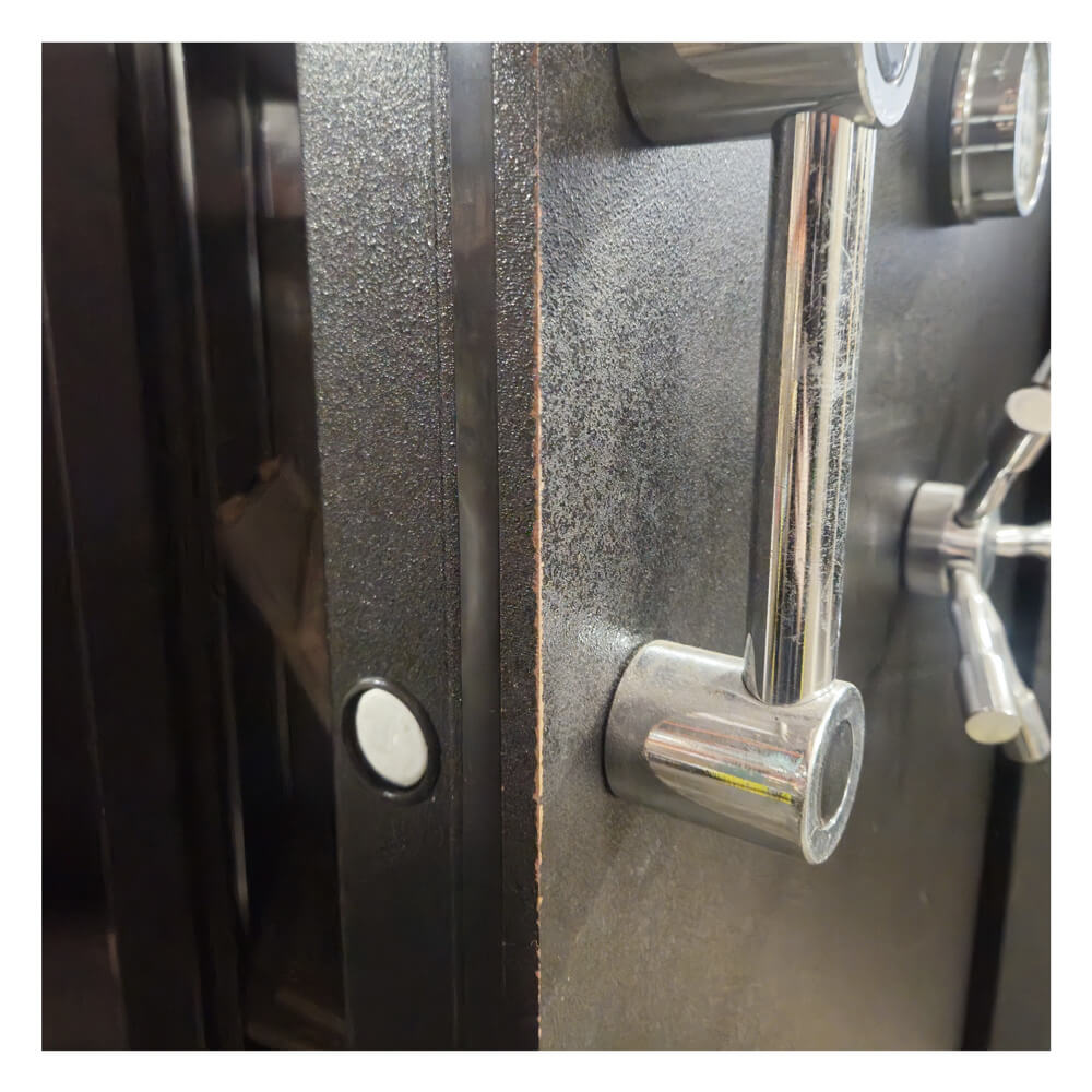 Used AMSEC BFX6636 American Security BFX Gun Safe