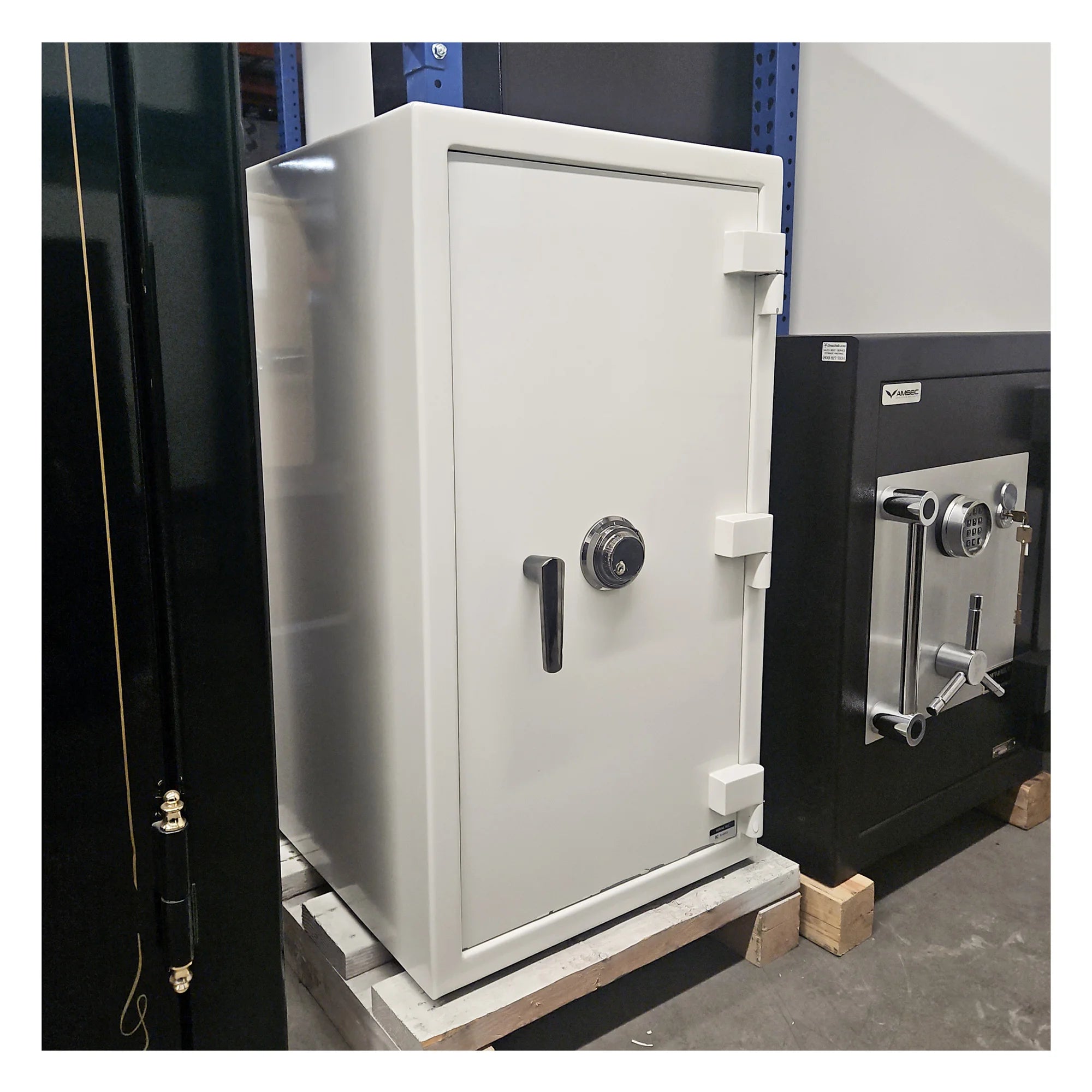 Dean Safe used AMSEC BF3416 white gloss burglar and fire safe with paint chips and scratches
