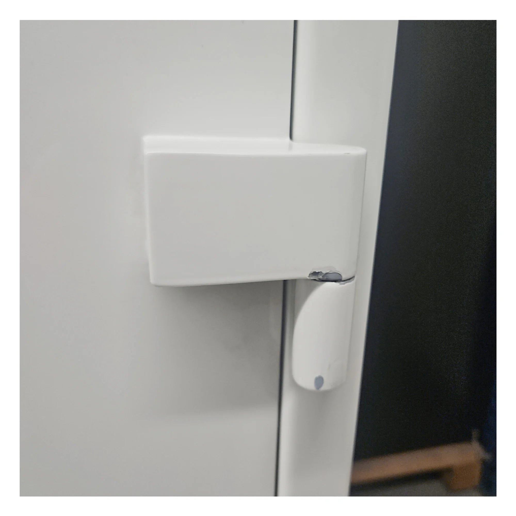 Dean Safe AMSEC BF3416 white gloss burglar and fire safe with paint chips and scratches