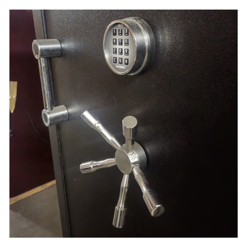 Used AMSEC BFX6636 American Security BFX Gun Safe
