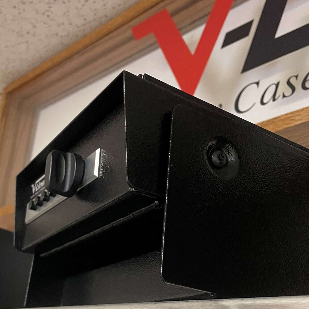 V-Line Universal Mounting Bracket (Desk Mate)
